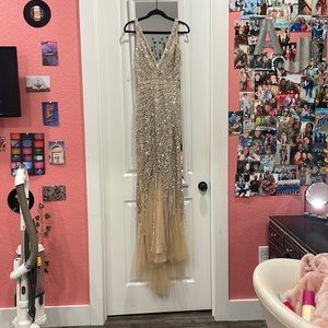 PROM SZN!!!  BRAND NEW prom dress, extremely gorgeous, photographs great!